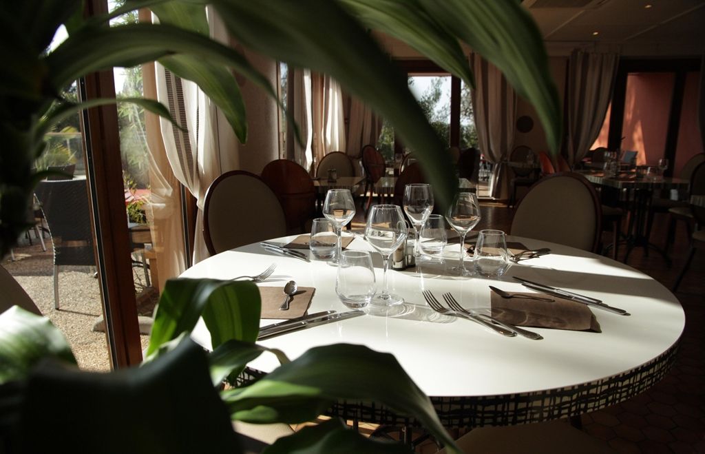 Kyriad Montpellier Nord Parc Euromedecine Saint-Clément Restoran fotoğraf